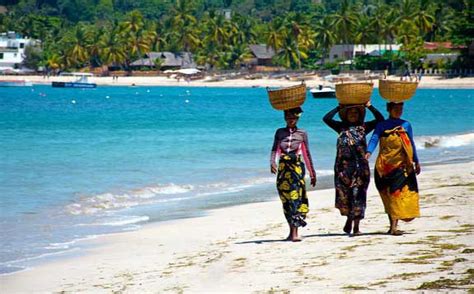 malgache femme|Les Femmes malgaches : mentalités et rôle